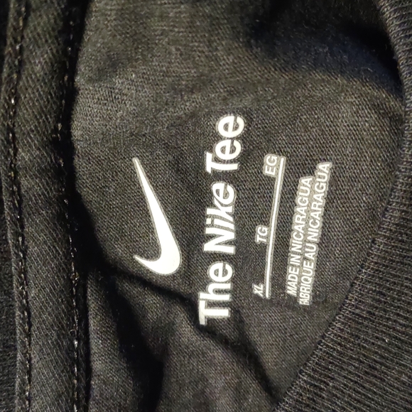 The Nike Tee | '21-'22 NBA Champs Tee Size XL NWT - Picture 5 of 6